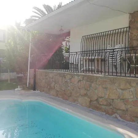 Holiday home Guijarro Con Piscina 