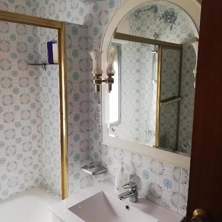 Guijarro Con Piscina 