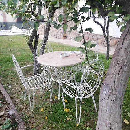 Guijarro Con Piscina 
