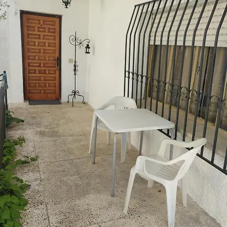 Guijarro Con Piscina 