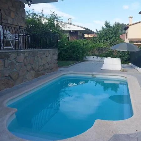 Guijarro Con Piscina 